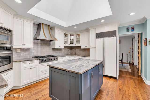 15 Circle Drive, Rumson, NJ 07760
