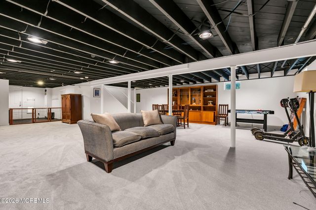 15 Circle Drive, Rumson, NJ 07760