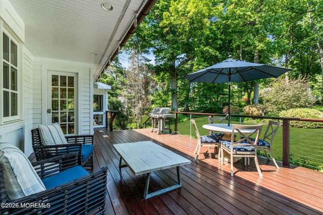 15 Circle Drive, Rumson, NJ 07760