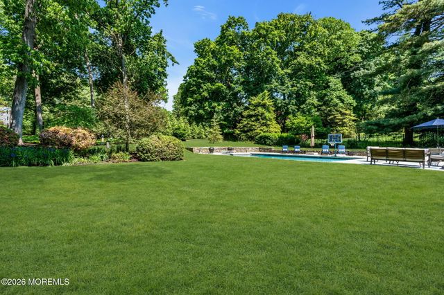 15 Circle Drive, Rumson, NJ 07760