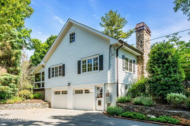 15 Circle Drive, Rumson, NJ 07760