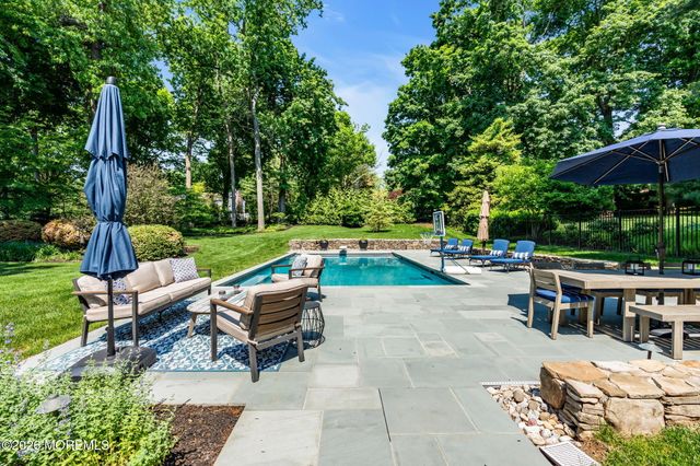 15 Circle Drive, Rumson, NJ 07760