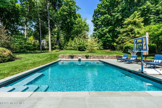 15 Circle Drive, Rumson, NJ 07760