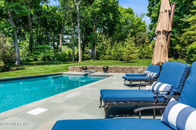 15 Circle Drive, Rumson, NJ 07760