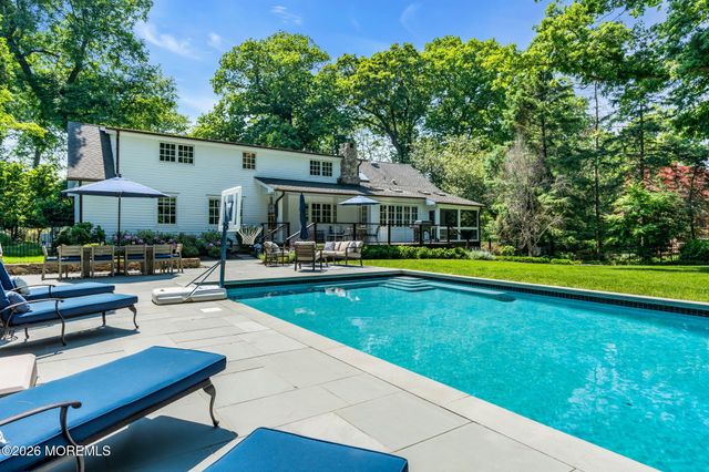 15 Circle Drive, Rumson, NJ 07760