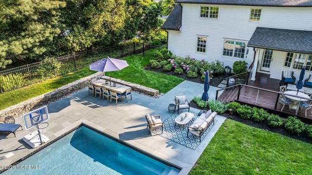 15 Circle Drive, Rumson, NJ 07760