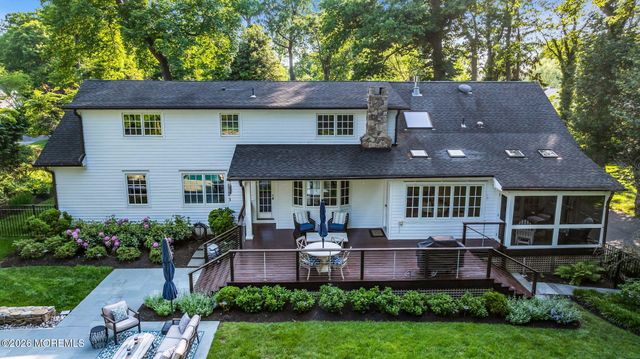 15 Circle Drive, Rumson, NJ 07760