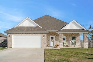 102 Manfield Avenue, Pea Ridge, AR 72751