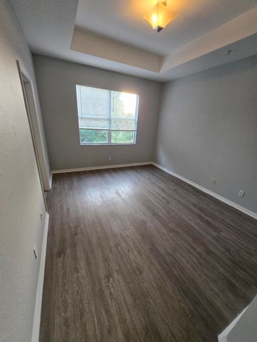 999 Pipers Cay Drive, West Palm Beach, FL 33415