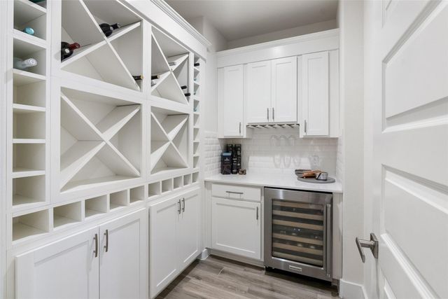 207 LODESTONE LN, Austin, TX 78738