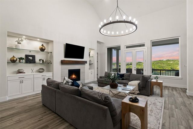207 LODESTONE LN, Austin, TX 78738