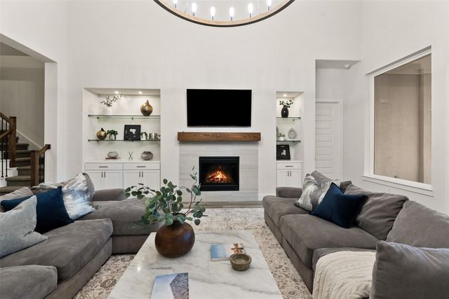 207 LODESTONE LN, Austin, TX 78738