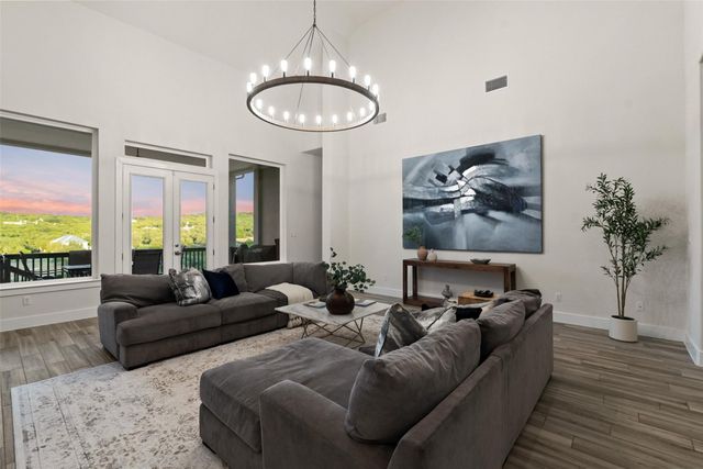 207 LODESTONE LN, Austin, TX 78738