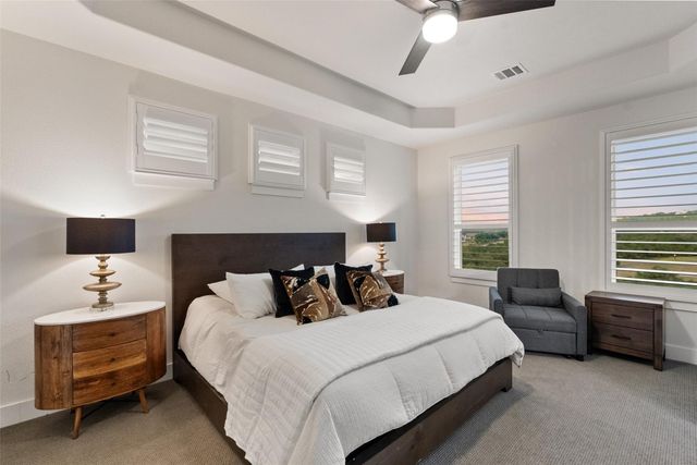 207 LODESTONE LN, Austin, TX 78738