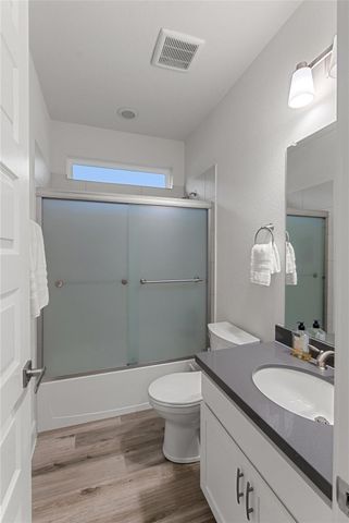 207 LODESTONE LN, Austin, TX 78738