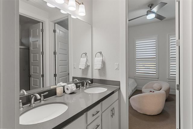 207 LODESTONE LN, Austin, TX 78738