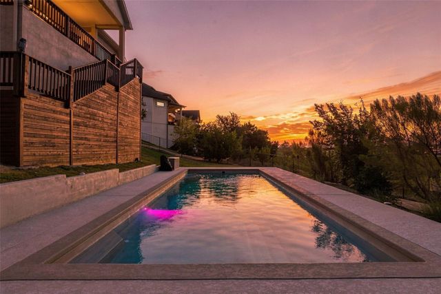 207 LODESTONE LN, Austin, TX 78738