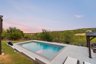 207 LODESTONE LN, Austin, TX 78738