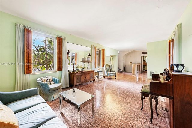 701 SW 27th Rd, Miami, FL 33129