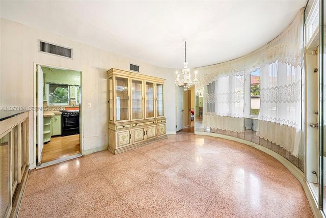 701 SW 27th Rd, Miami, FL 33129