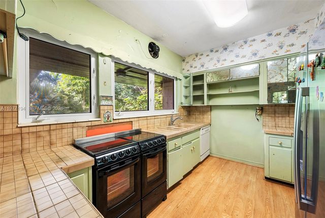 701 SW 27th Rd, Miami, FL 33129