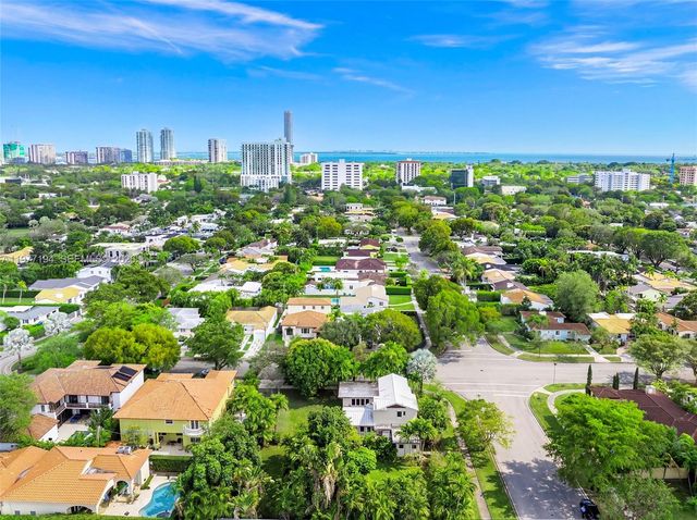 701 SW 27th Rd, Miami, FL 33129