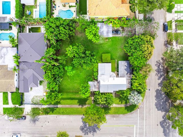 701 SW 27th Rd, Miami, FL 33129