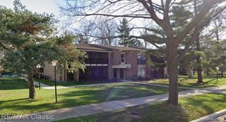 18339 University Park Drive, Livonia, MI 48152