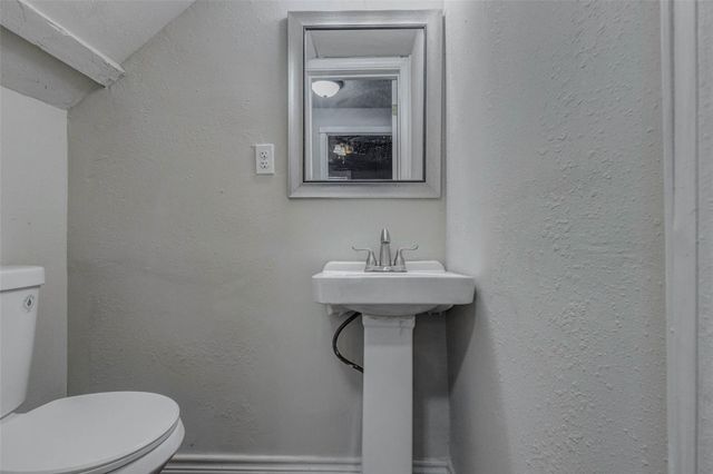 2410 Cleburne Street, Houston, TX 77004