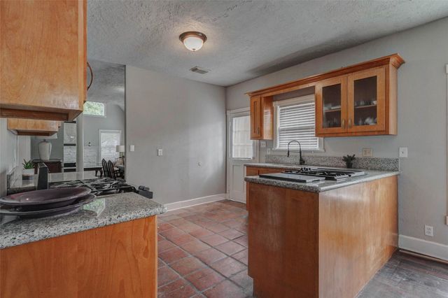 2410 Cleburne Street, Houston, TX 77004