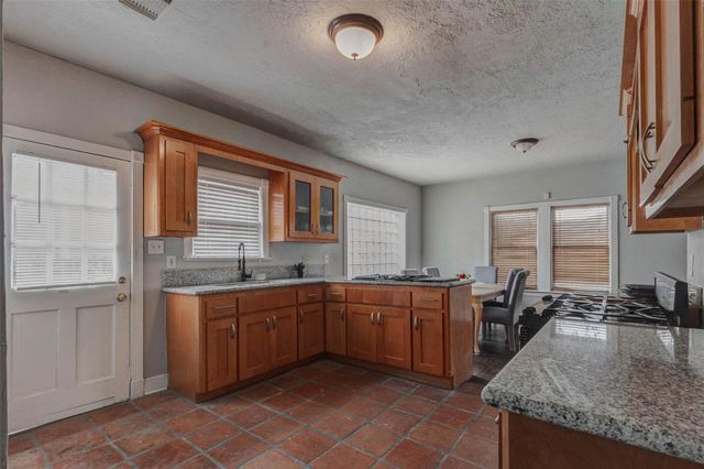 2410 Cleburne Street, Houston, TX 77004