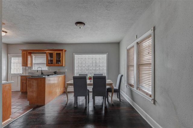 2410 Cleburne Street, Houston, TX 77004