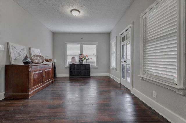 2410 Cleburne Street, Houston, TX 77004