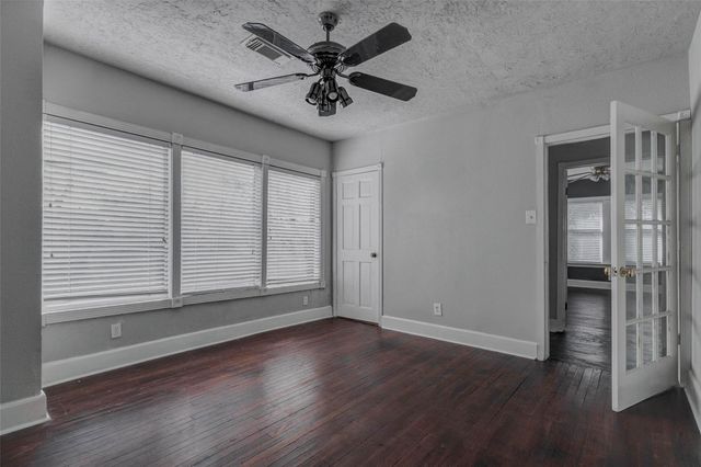 2410 Cleburne Street, Houston, TX 77004