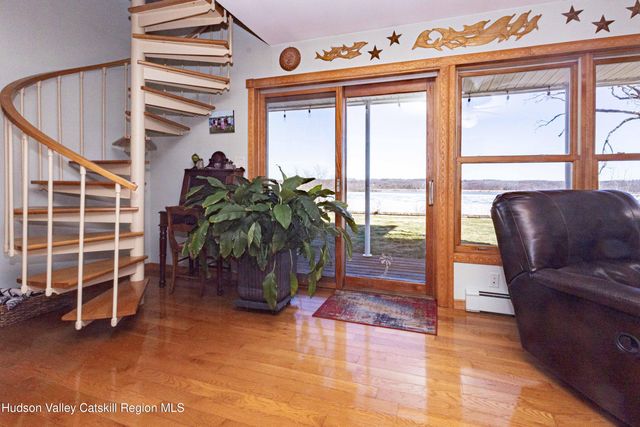 135 Hudson Street, Glasco, NY 12432