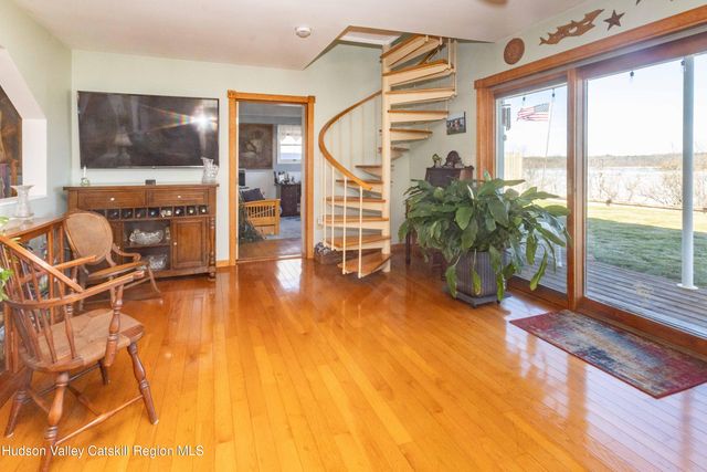 135 Hudson Street, Glasco, NY 12432