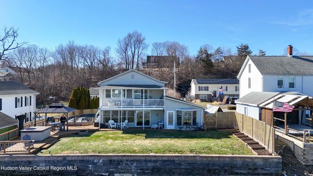 135 Hudson Street, Glasco, NY 12432