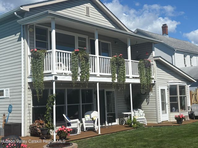 135 Hudson Street, Glasco, NY 12432