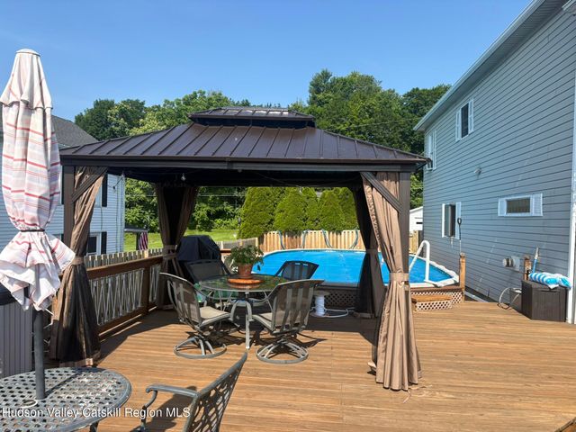 135 Hudson Street, Glasco, NY 12432