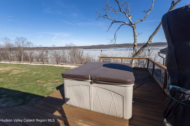 135 Hudson Street, Glasco, NY 12432