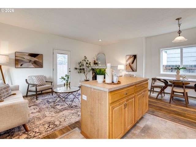 8029 Se Tolman St, Portland, OR 97206