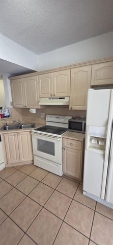 7475 W 22nd Ave 206, Hialeah, FL 33016