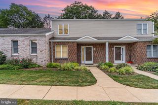 19 WOODLAND EST, Lebanon, PA 17042