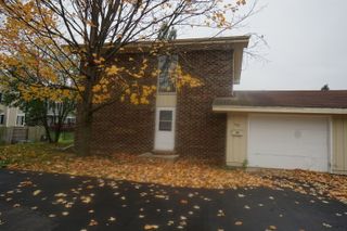 638 St Johns Road, Woodstock, IL 60098