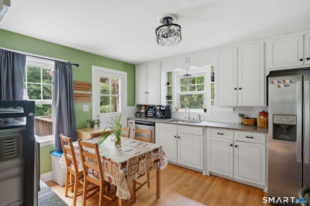 84 Lakeview Avenue, Cheshire, CT 06410