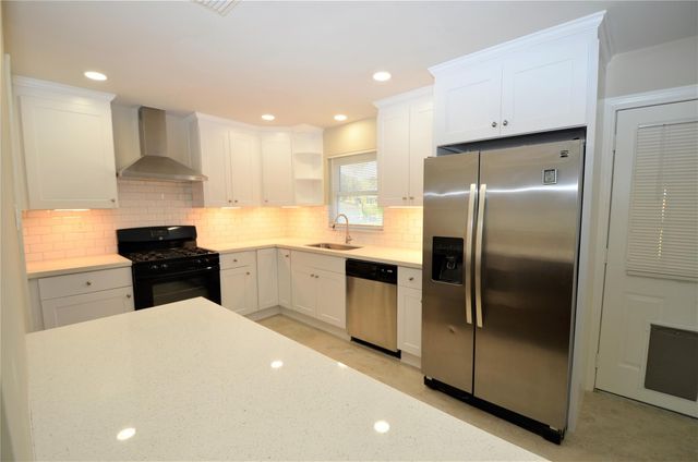 1945 Coulcrest Drive, Houston, TX 77055