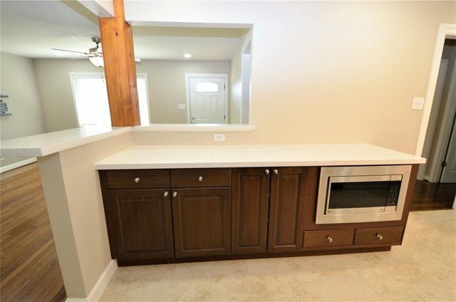 1945 Coulcrest Drive, Houston, TX 77055