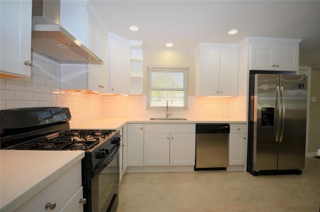 1945 Coulcrest Drive, Houston, TX 77055