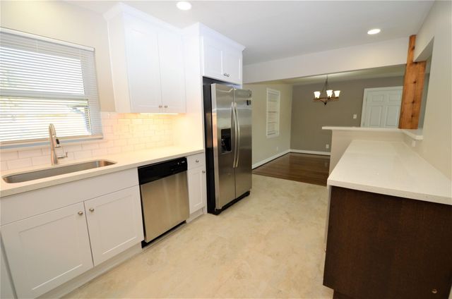 1945 Coulcrest Drive, Houston, TX 77055