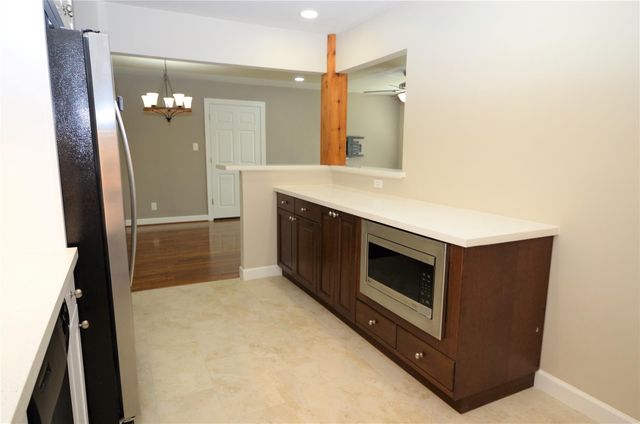 1945 Coulcrest Drive, Houston, TX 77055